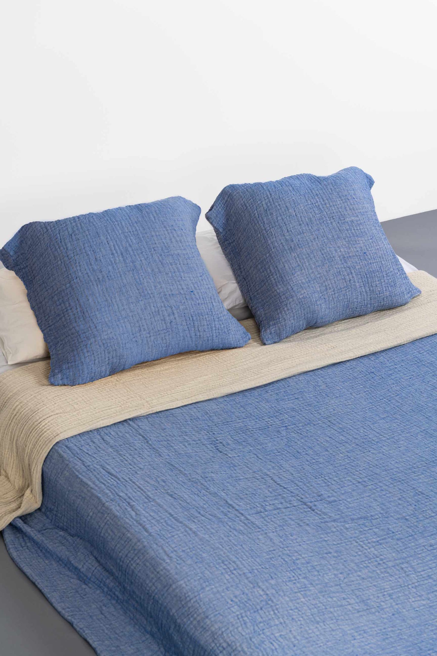 blue muslin cushion cover, 100% cotton, made in portugal