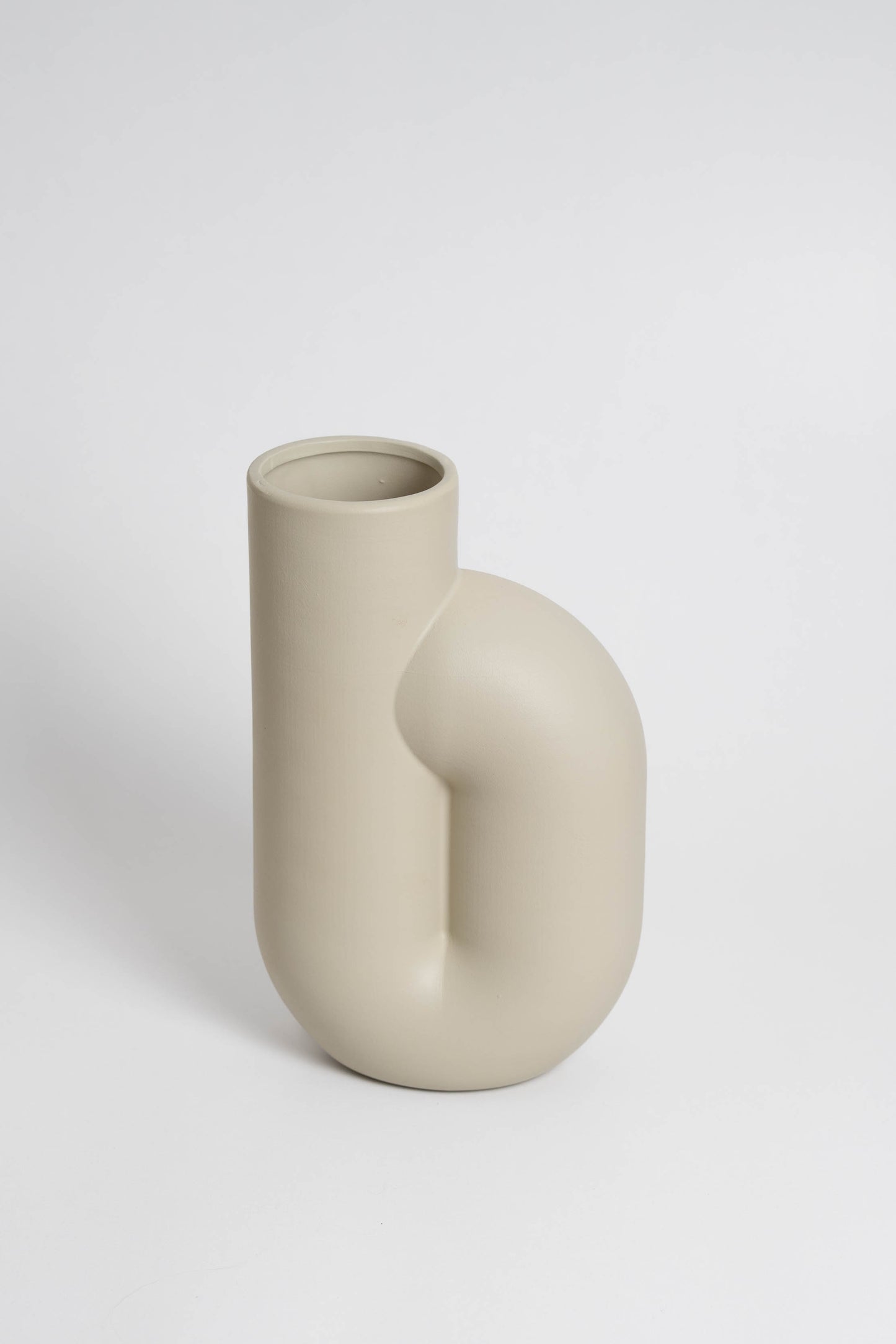 Nono Off white , ceramic with a minimalist design, handmade in Portugal. Ideal for displaying flowers or as a standalone decorative vase.