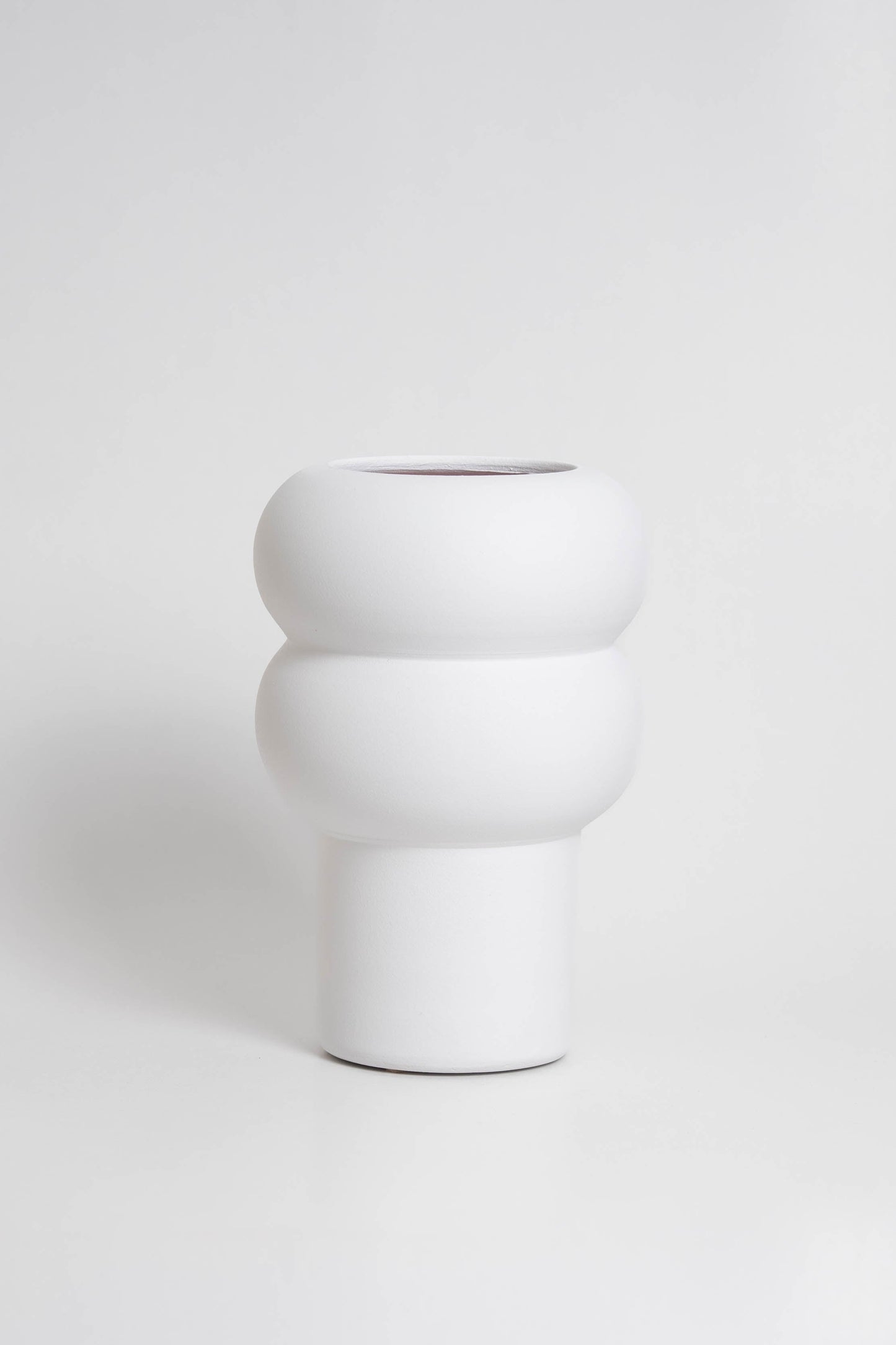 Ripple large in white, ceramic with a minimalist design, handmade in Portugal. Ideal for displaying flowers or as a standalone decorative vase.