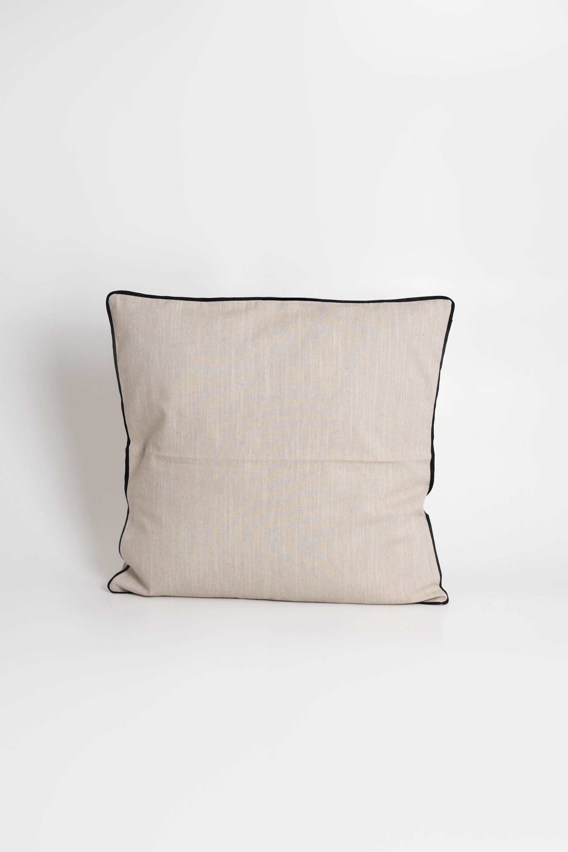 Cotton cushion cover with elegant black border detail, made from soft, durable fabric. Ideal for adding a minimalist and timeless design to your home decor.Made in Portugal.