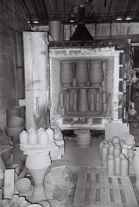 O Cactuu Handmade ceramic production created on a pottery wheel in Portugal, highlighting traditional techniques and attention to detail in the shaping and finishing process.