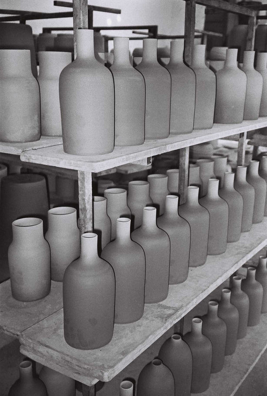 O Cactuu Handmade ceramic production created on a pottery wheel in Portugal, highlighting traditional techniques and attention to detail in the shaping and finishing process.