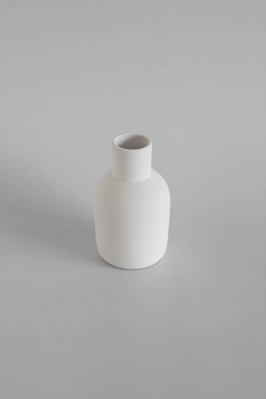 Dekorative weiße Vase der portugiesischen Marke für Wohnkultur o cactuu.
