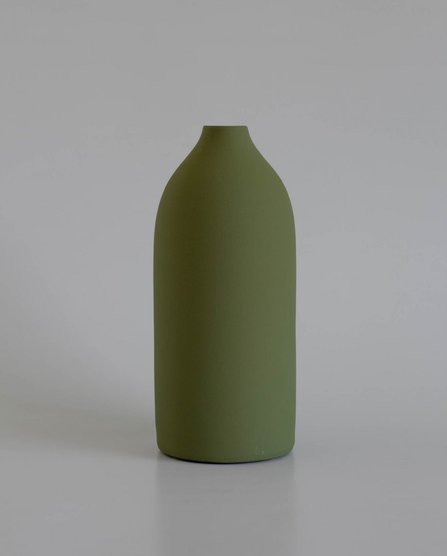Tall green vase from the Portuguese handicraft brand o cactuu.